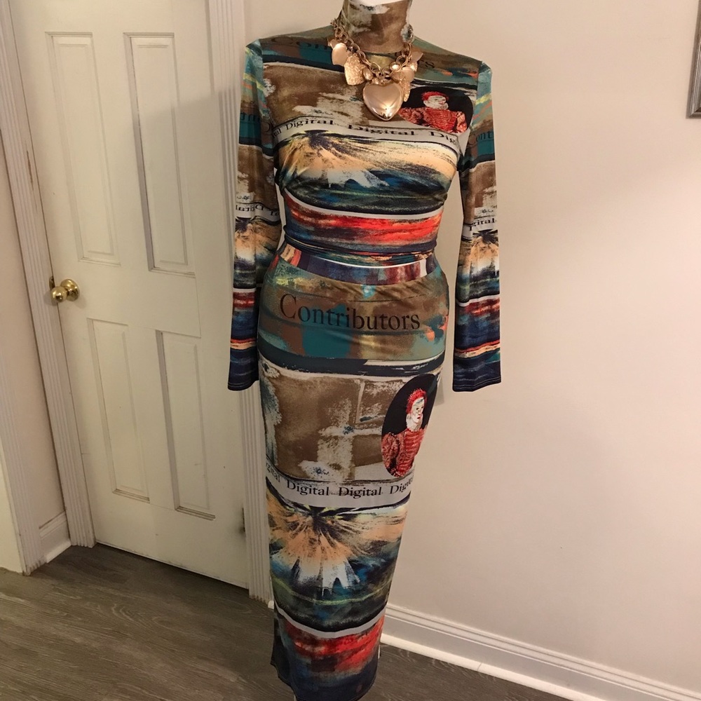 NWOT Beautiful abstract skirt set